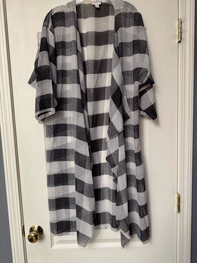 LuLaRoe Gray and Black Top